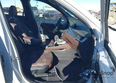 2020 BMW X1 xDrive28I из США, поврежденный, VIN WBXJG9C02L5R66909